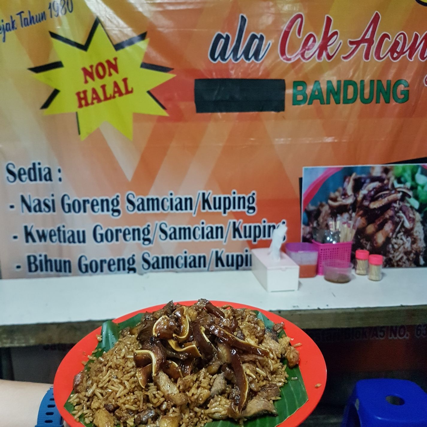 
nasi goreng pandu cek acong
 in Bandung