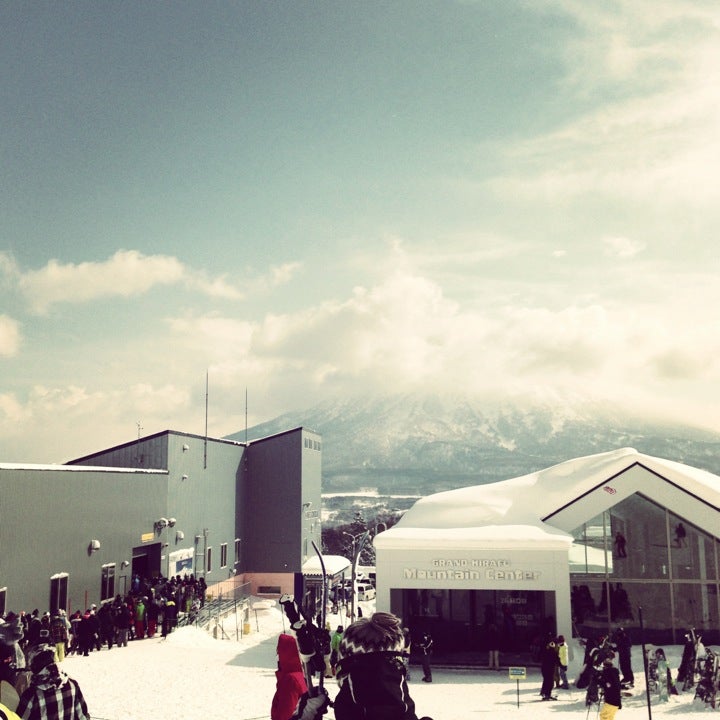 
Niseko Tokyu Grand Hirafu (ニセコ東急 グラン・ヒラフ)
 in Kutchan