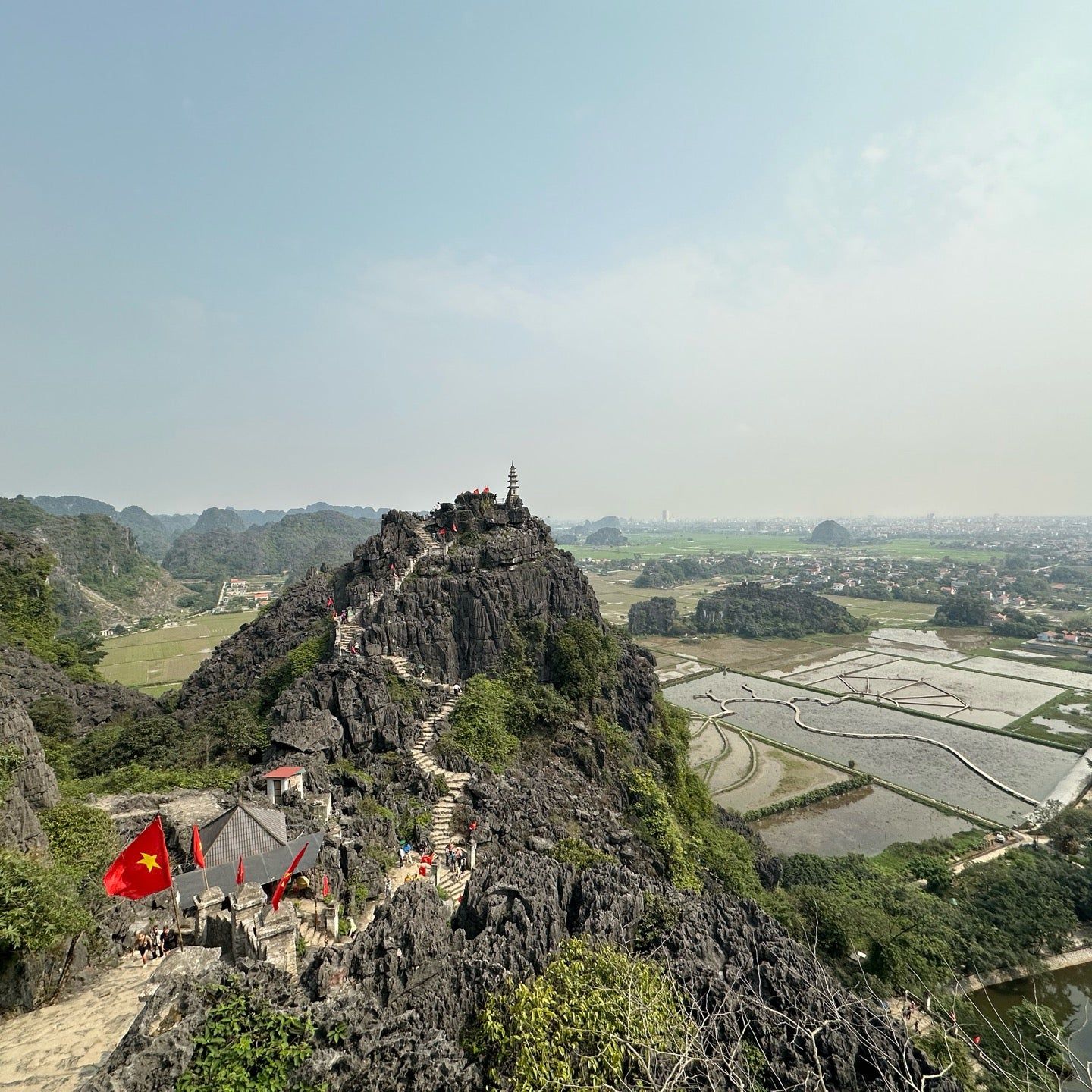 
Núi Ngoạ Long (Lying Dragon Mountain)
 in Ninh Binh