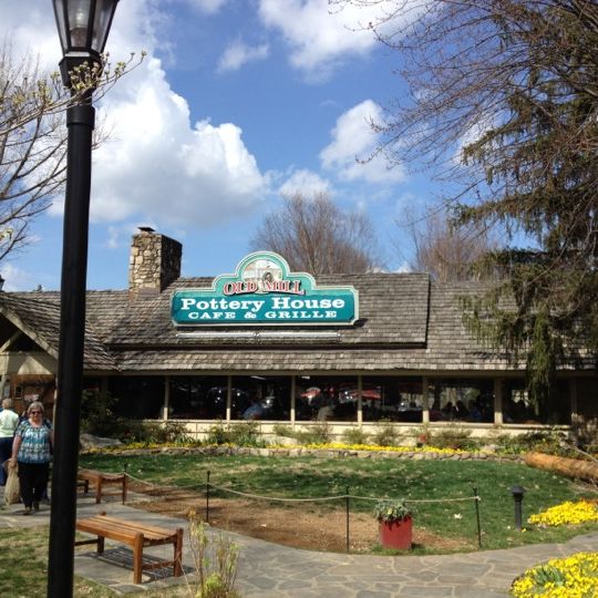 
Old Mill Pottery House Cafe
 in Pigeon Forge