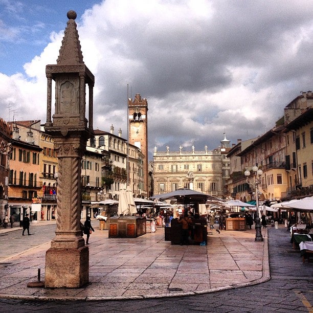 
Piazza delle Erbe
 in Verona Area