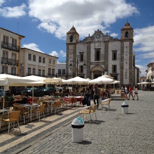 
Praça de Giraldo
 in Evora District