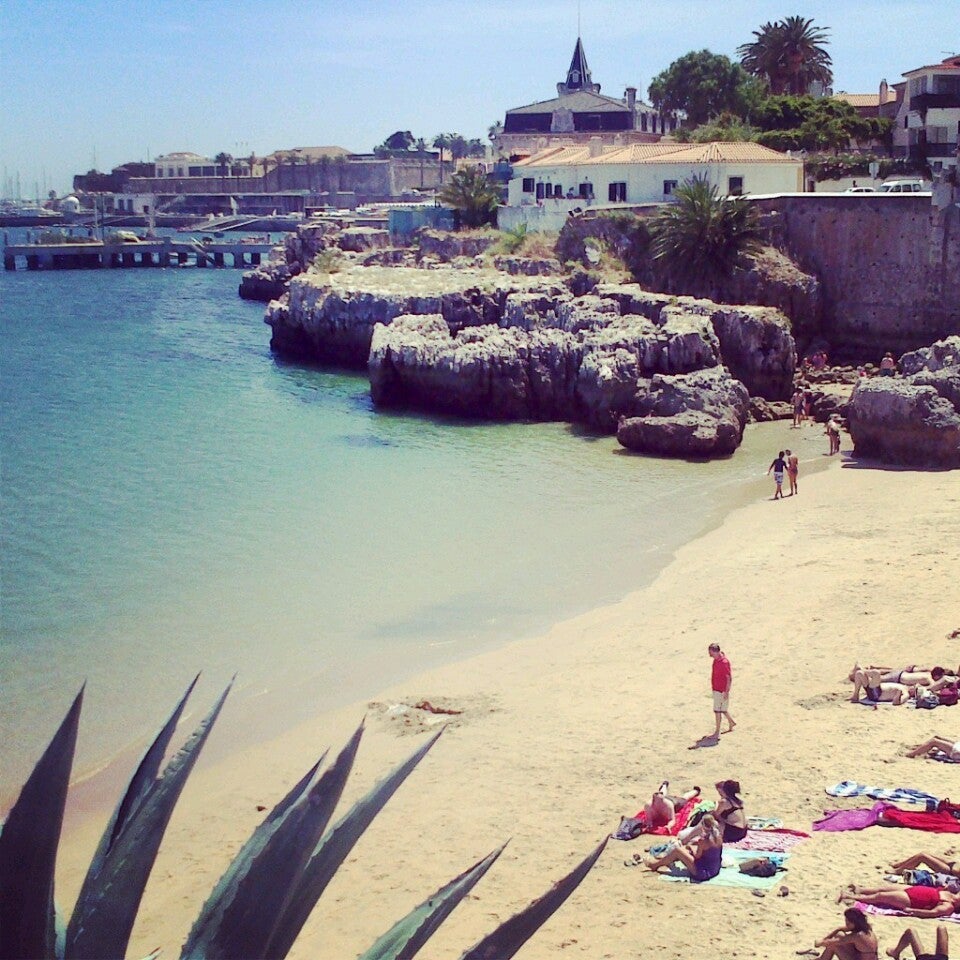 
Praia da Rainha
 in Estoril Coast