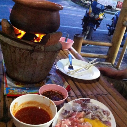 
ร้านส้มตำต้นมะขามเก่า
 in Surin Beach