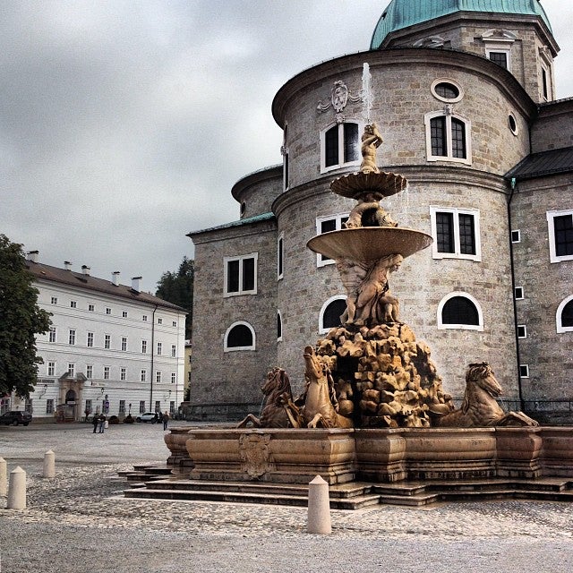 
Residenzplatz
 in Autoroute Frankfurt Salzburg