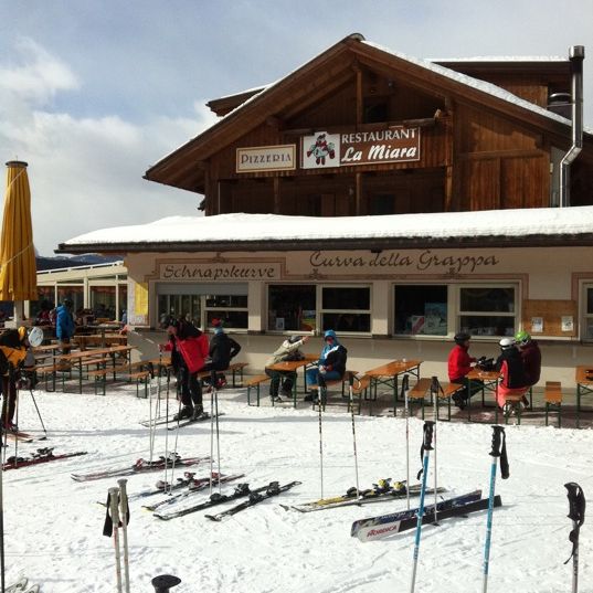 
Ristorante Pizzeria La Miara (Schnapskurve o Curva Della Grappa)
 in Val Badia