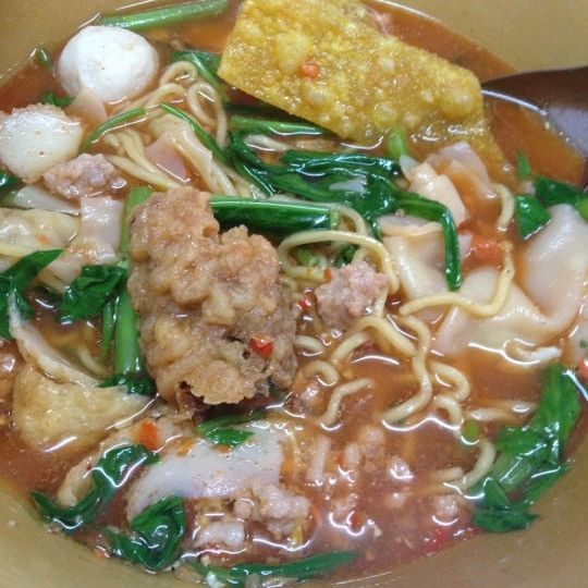 
สองบัณฑิต ก๋วยเตี๋ยวหมู ลูกชิ้นปลา
 in Pattaya North