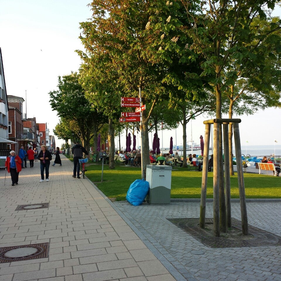 
Strandpromenade Wyk auf Föhr
 in North Frisian Islands