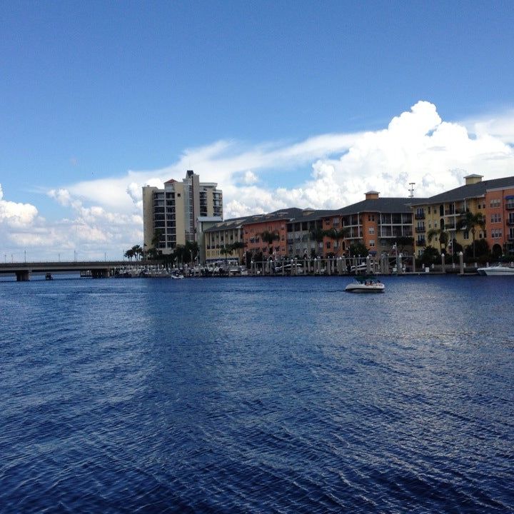 
Tampa Riverwalk
 in Florida Gulf Coast