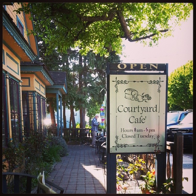 
The Courtyard Cafe
 in Inside Passage