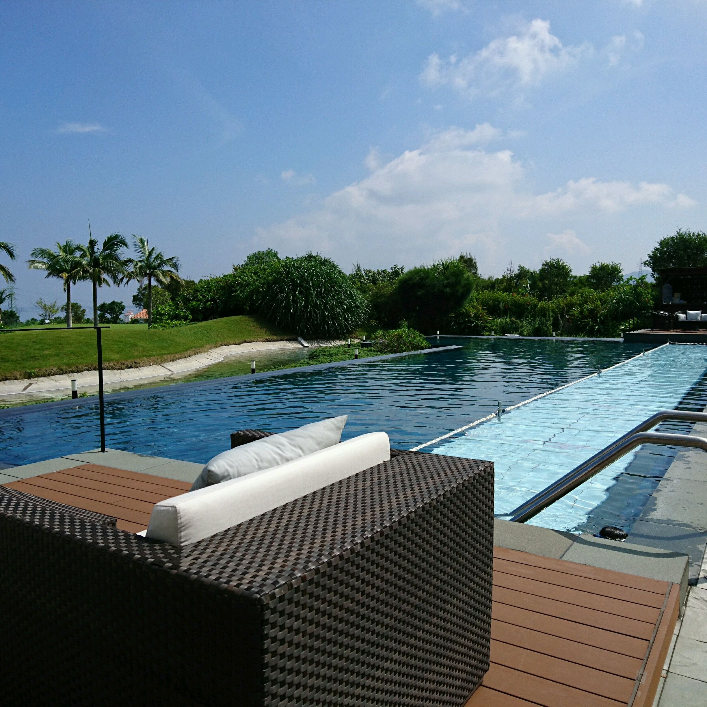 
The Ritz-Carlton, Okinawa_Outdoor Pool (屋外プール)
 in Nago