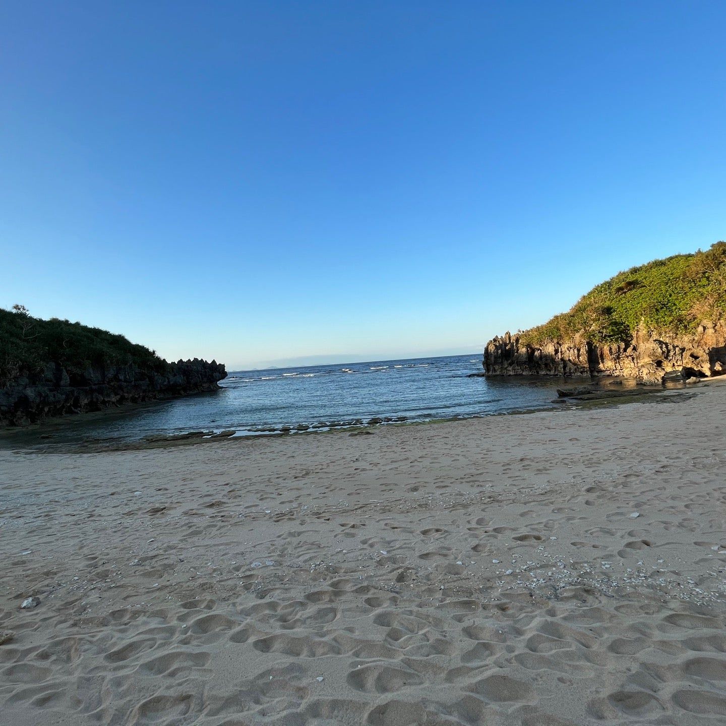 
Tokei Beach (トケイ浜)
 in Okinawa