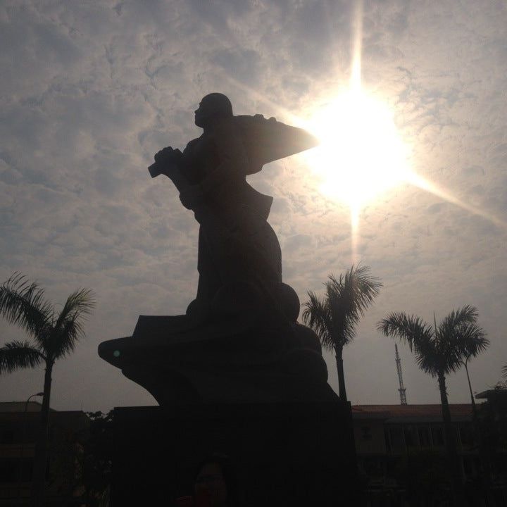 
Tượng đài Mẹ Suốt (Mother Suot Statue)
 in Dong Hoi